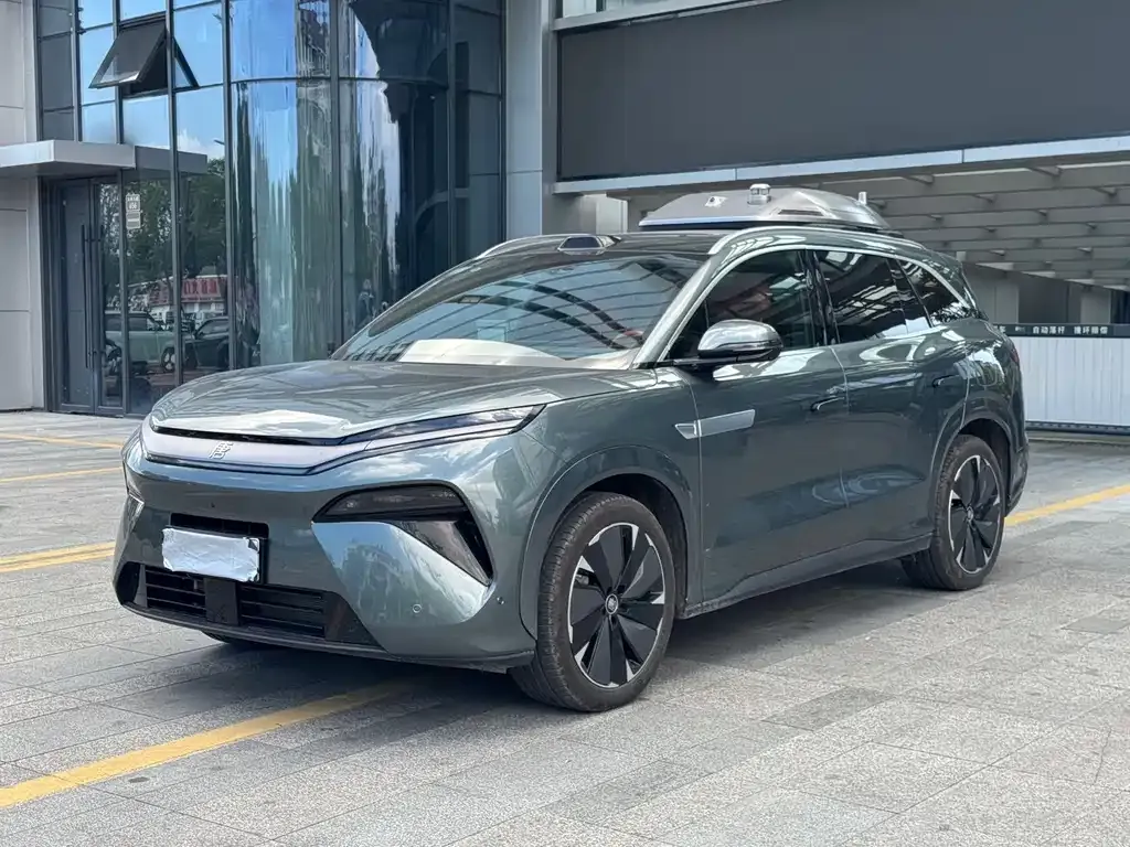 BYD Tang L — фото 1