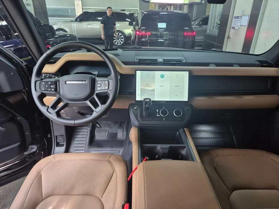 Land Rover Defender — фото 10