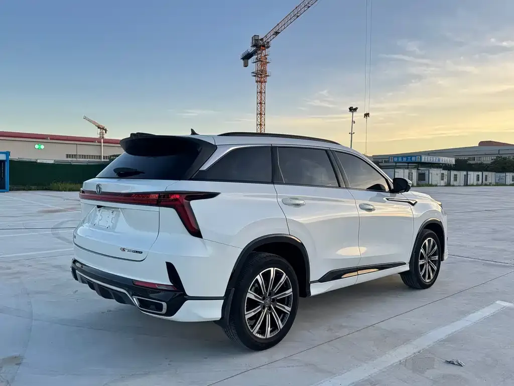 Changan CS75PLUS — фото 4