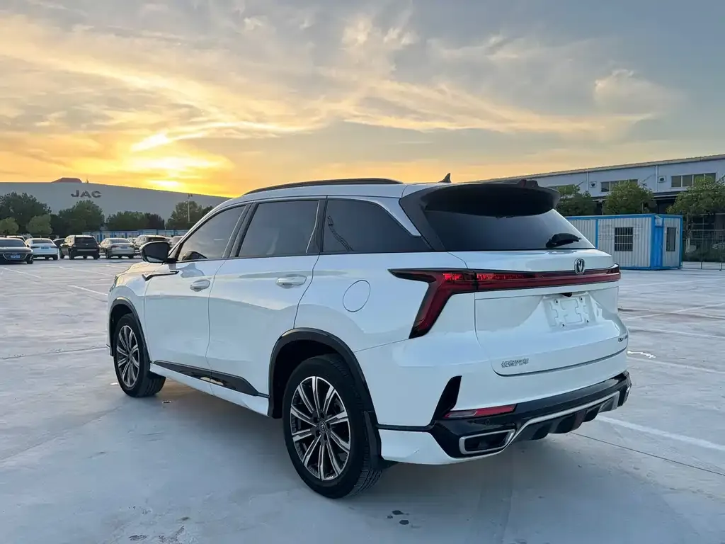 Changan CS75PLUS — фото 10