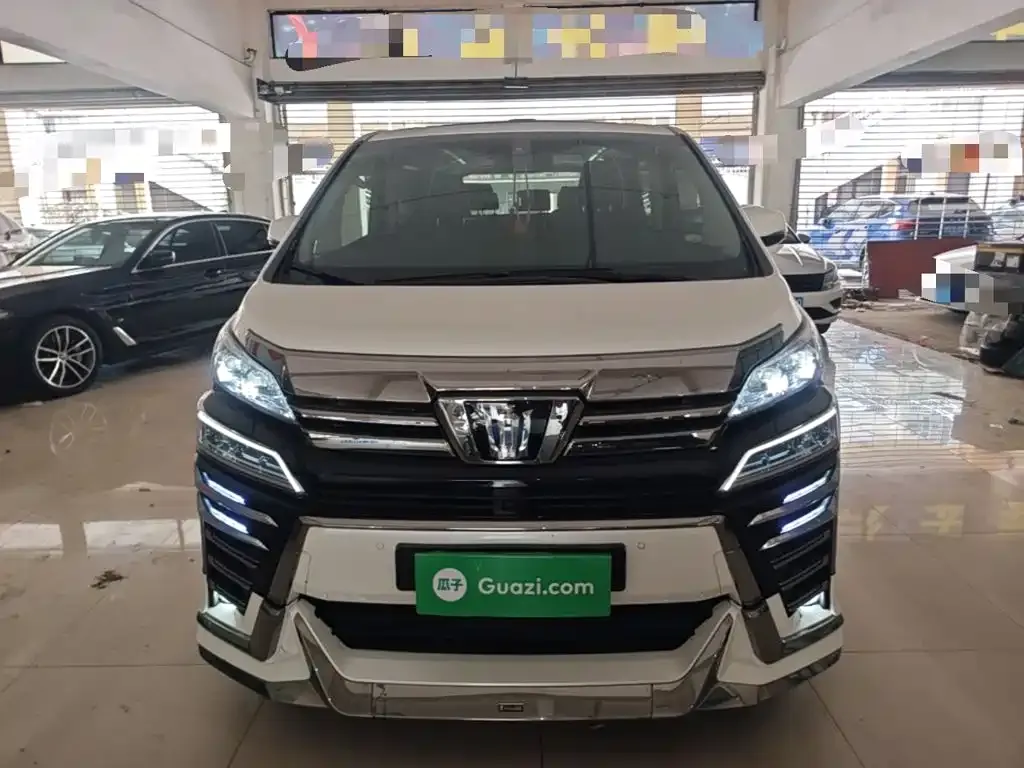 Toyota Vellfire — фото 6