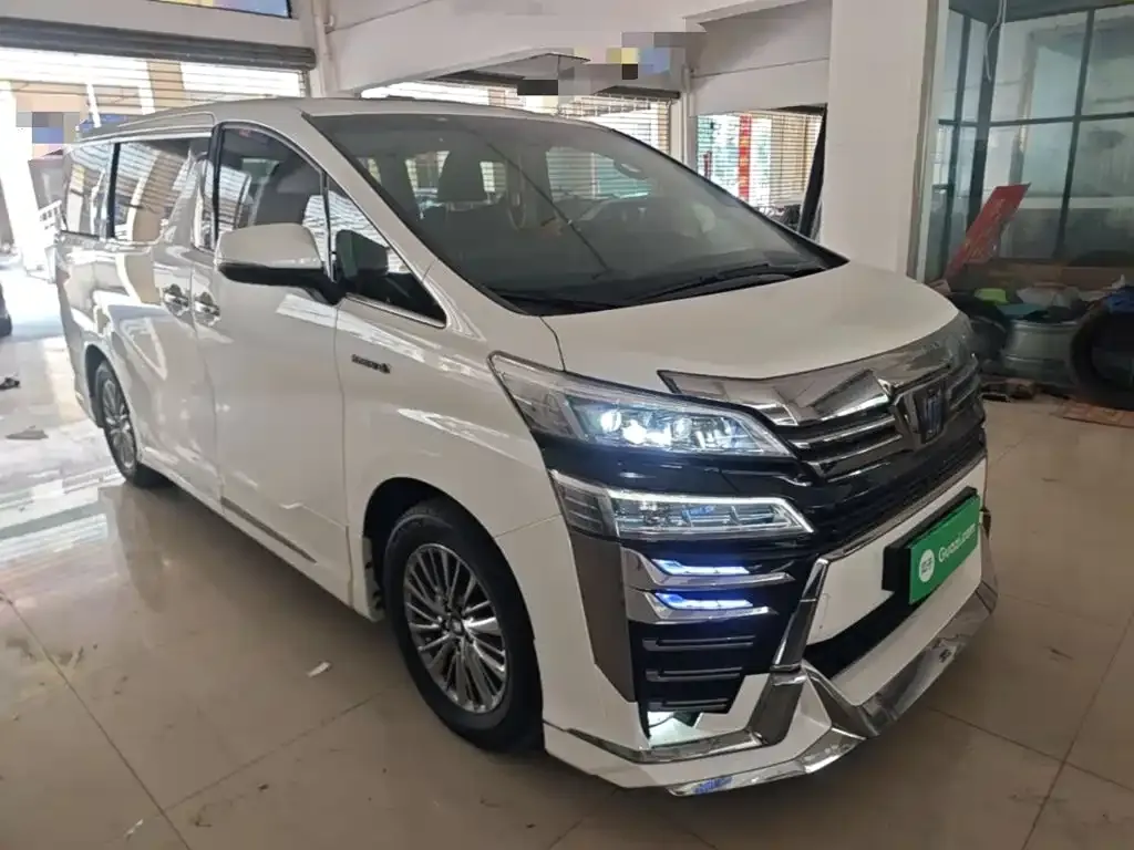 Toyota Vellfire — фото 10