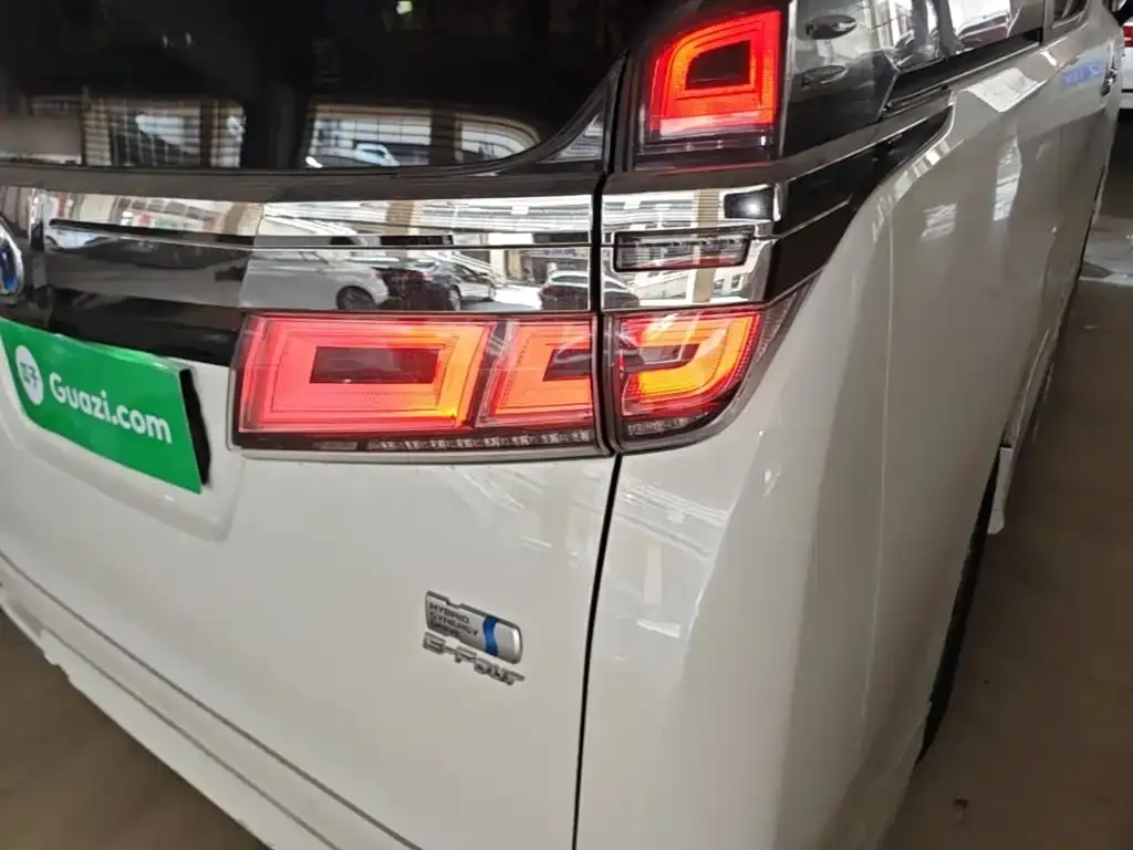 Toyota Vellfire — фото 9