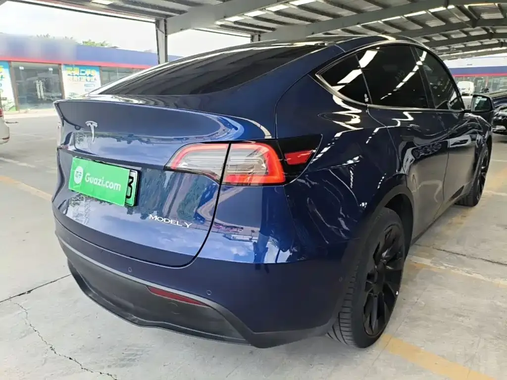 Tesla Model Y — фото 7