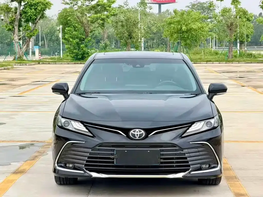 Toyota Camry — фото 4