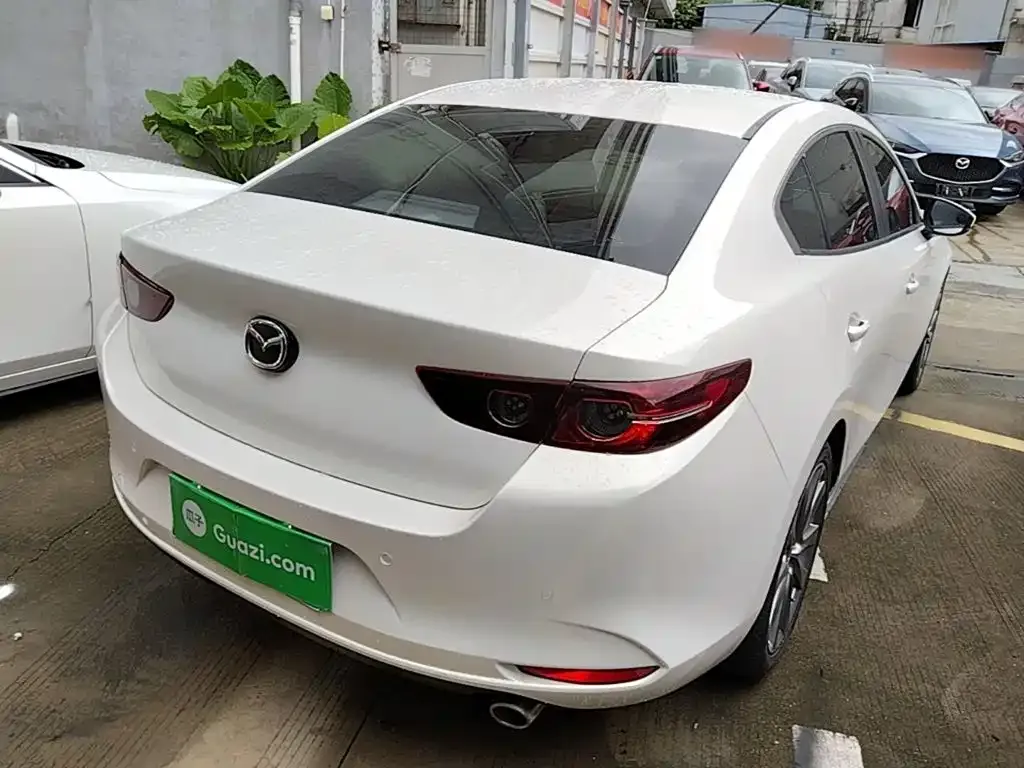 Mazda 3 Axela — фото 9