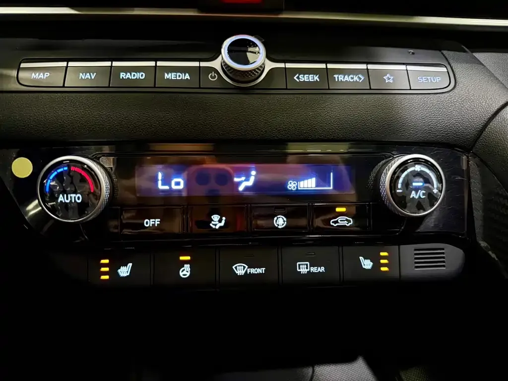 Hyundai Elantra — фото 6
