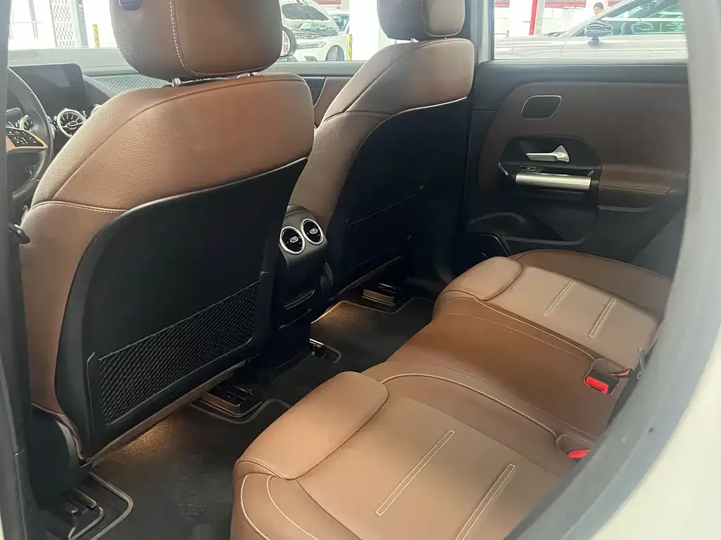 Mercedes-Benz EQA — фото 3
