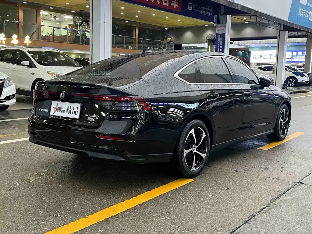 Honda Accord — фото 8