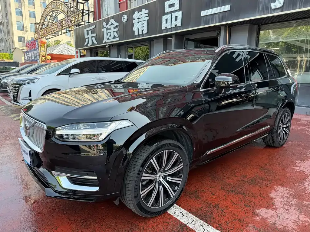 Volvo XC90 — фото 10