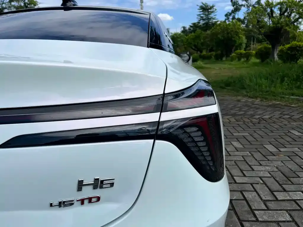 Hongqi H6 — фото 2