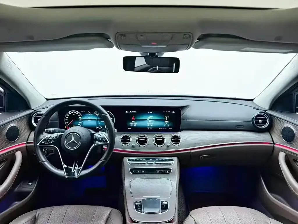 Mercedes-Benz E-Class — фото 2
