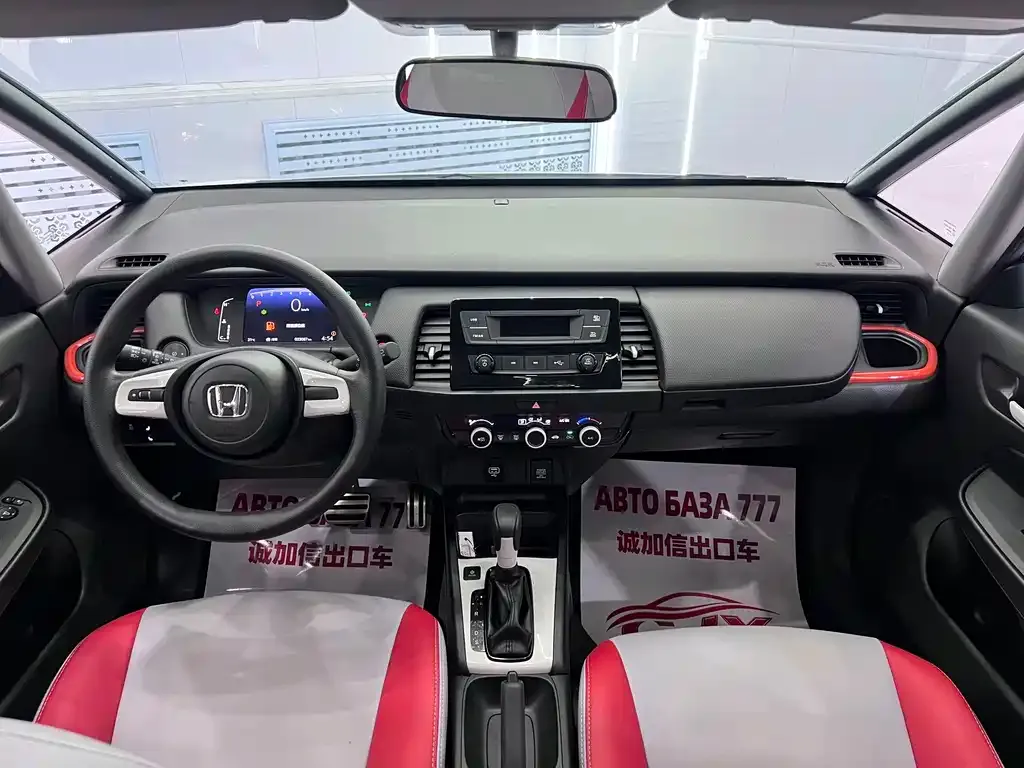 Honda Fit — фото 7