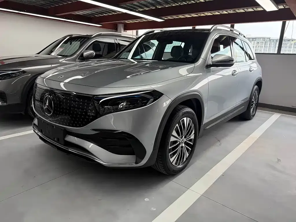 Mercedes-Benz EQB — фото 1