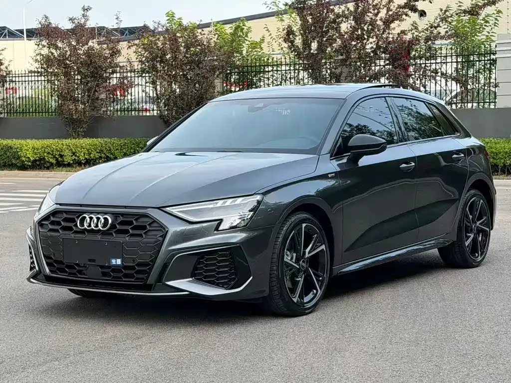 Audi A3 — фото 1