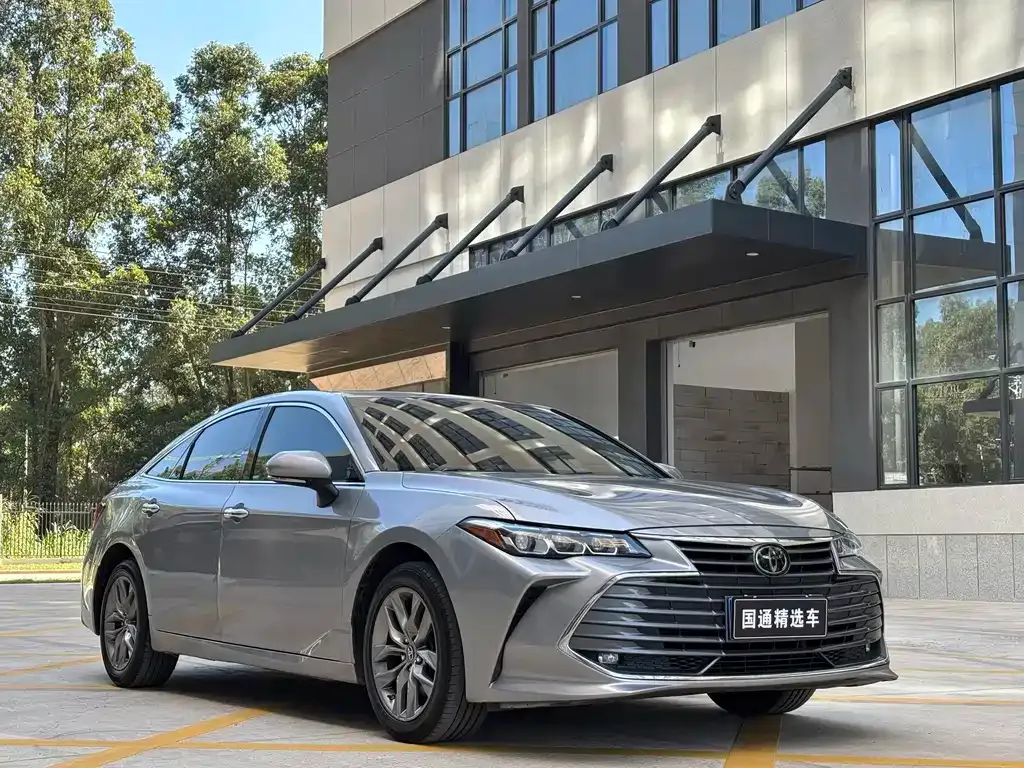 Toyota Avalon — фото 9