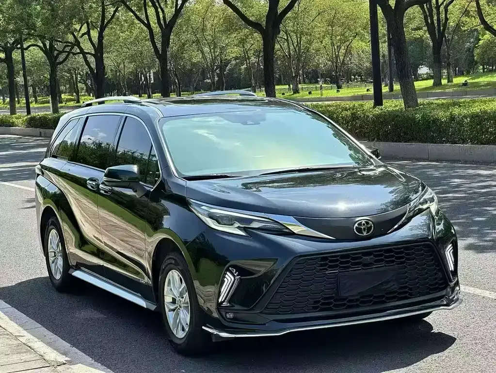 Toyota Granvia — фото 4