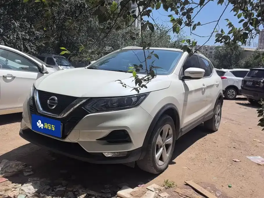 Nissan Qashqai — фото 1