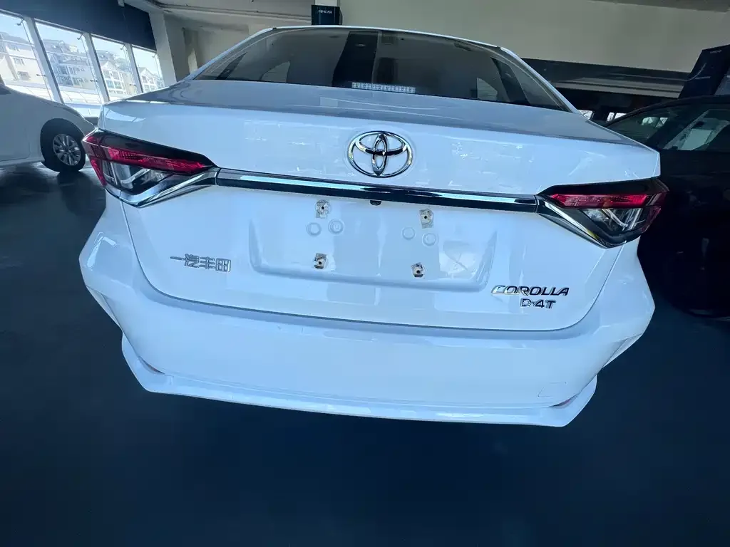 Toyota Corolla — фото 3