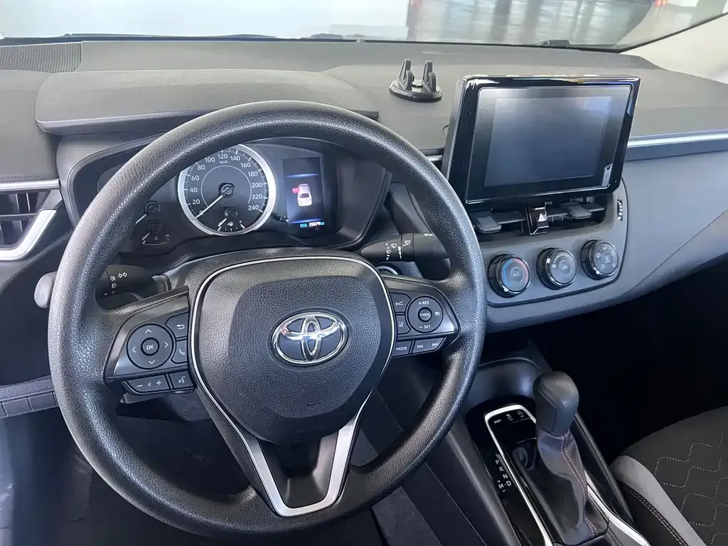 Toyota Corolla — фото 8