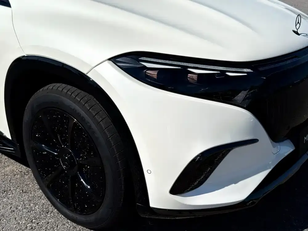Mercedes-Benz EQS SUV — фото 4