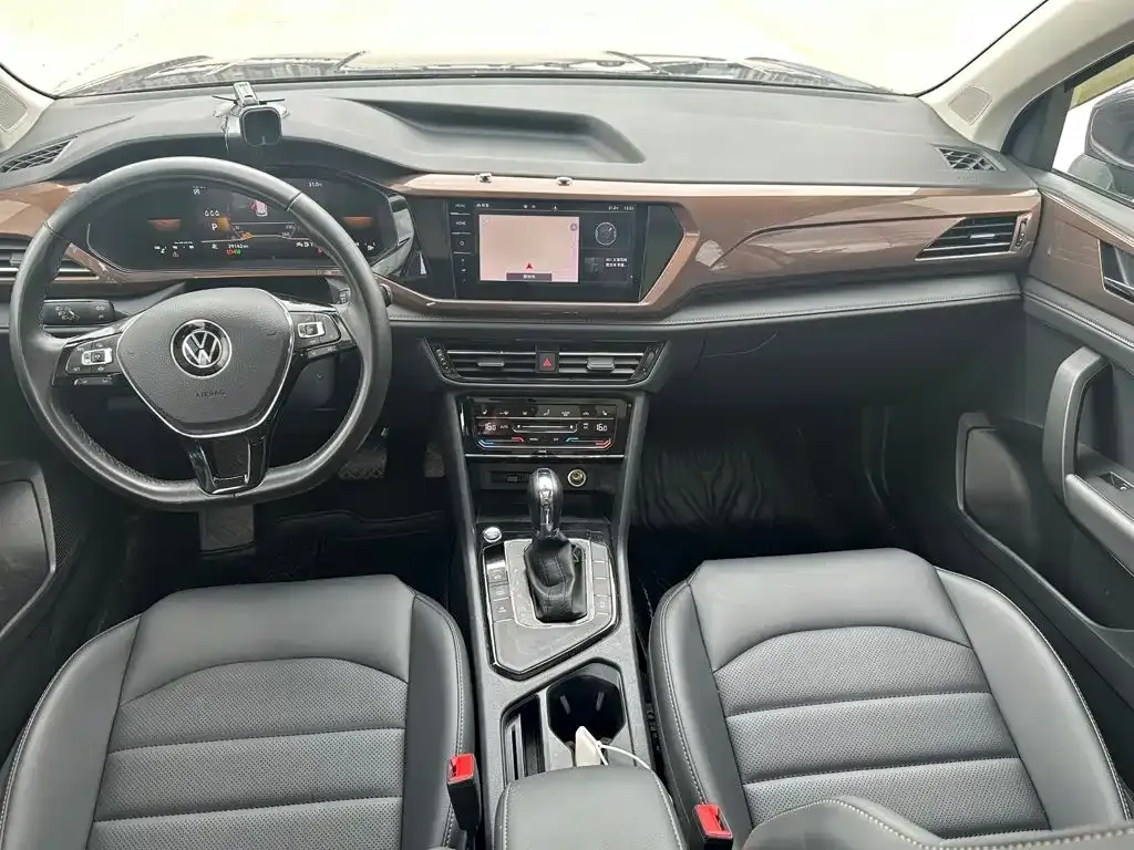 Volkswagen Tharu — фото 3