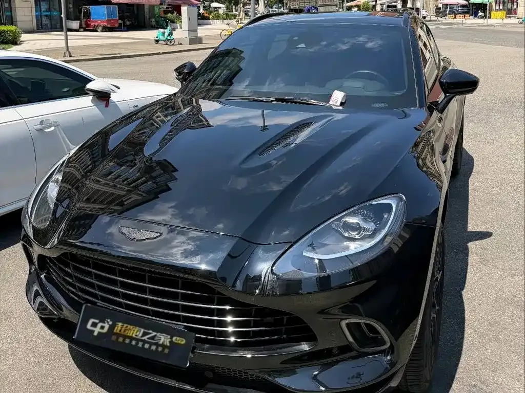 Aston Martin DBX — фото 4