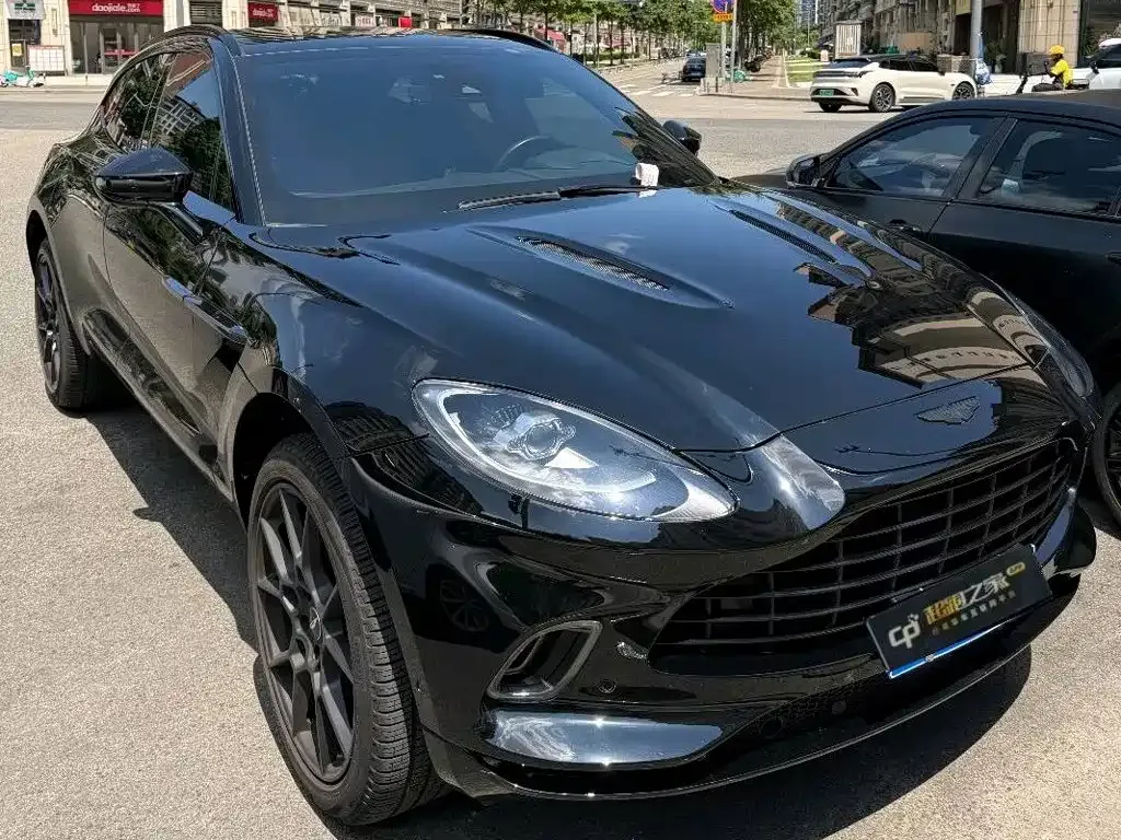 Aston Martin DBX — фото 3