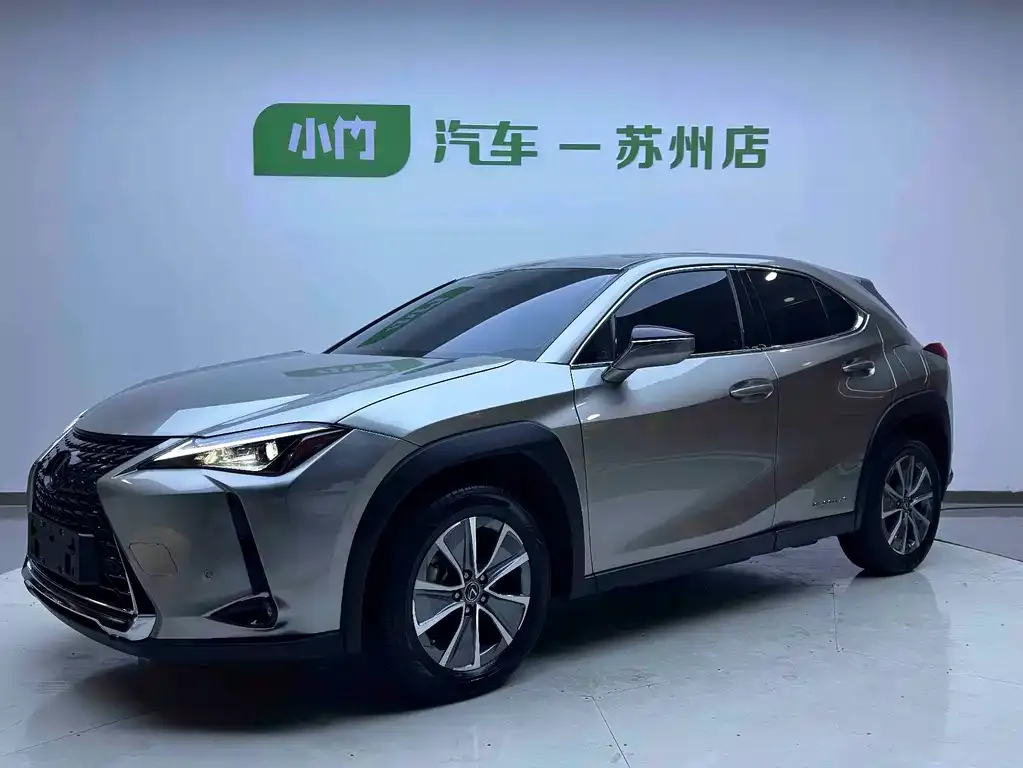 Lexus UX New Energy — фото 1