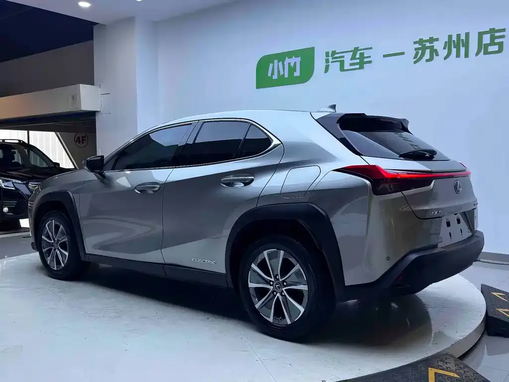 Lexus UX New Energy — фото 8