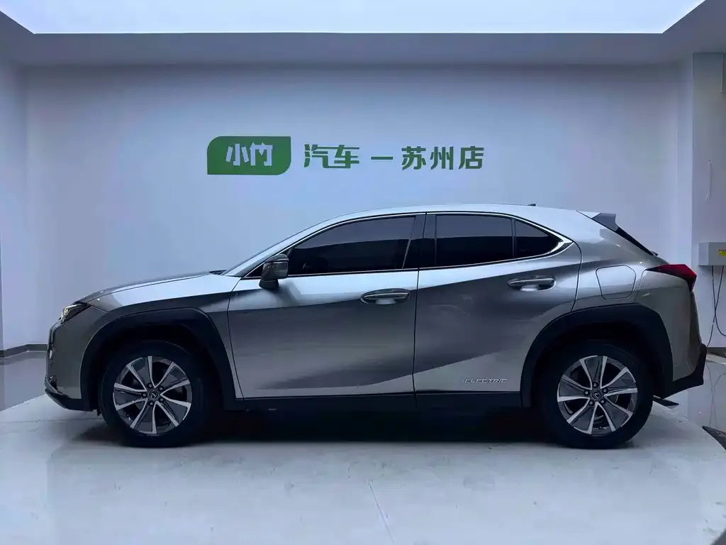 Lexus UX New Energy — фото 6