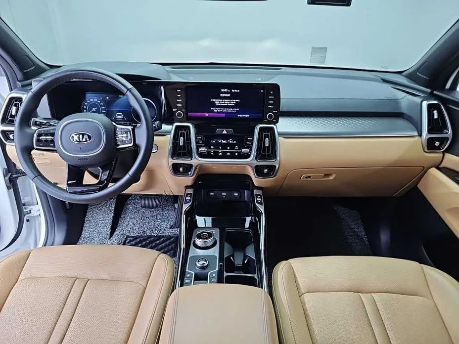 Kia Sorento — фото 7