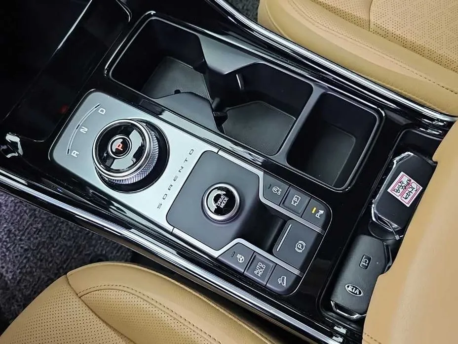 Kia Sorento — фото 10