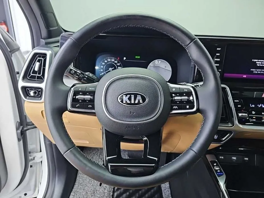 Kia Sorento — фото 9