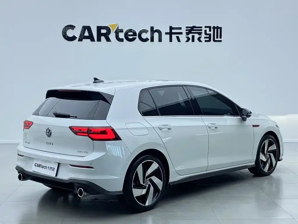 Volkswagen Golf GTI — фото 6