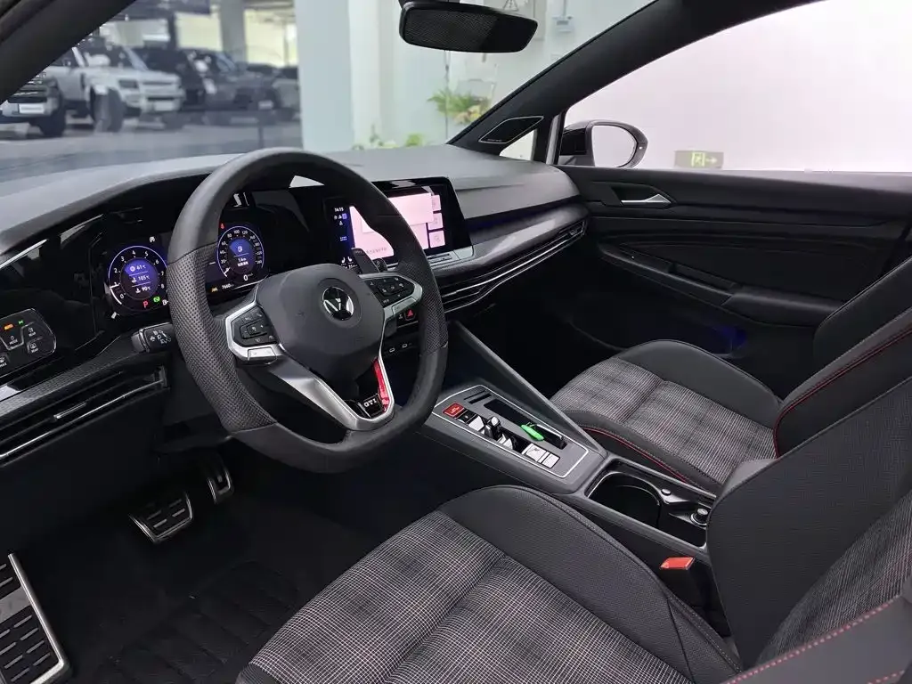 Volkswagen Golf GTI — фото 7
