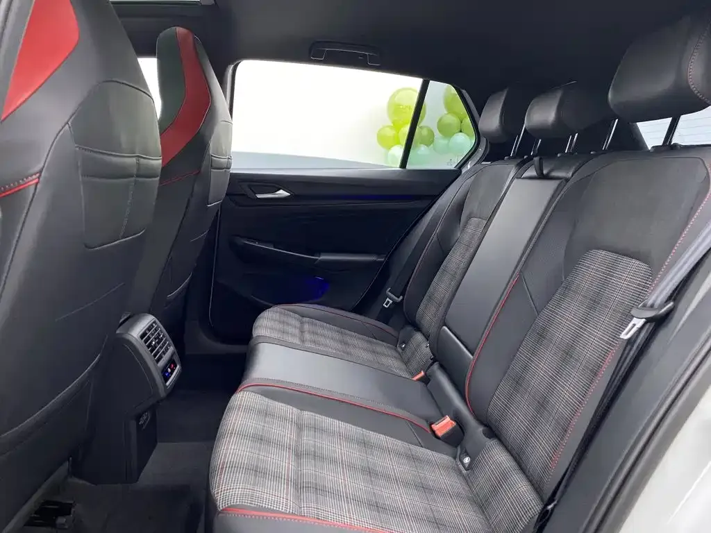 Volkswagen Golf GTI — фото 5