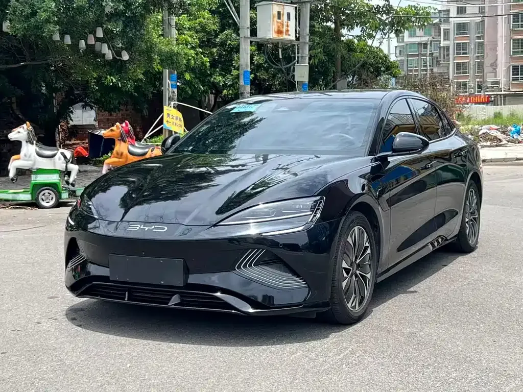 BYD Seal — фото 1