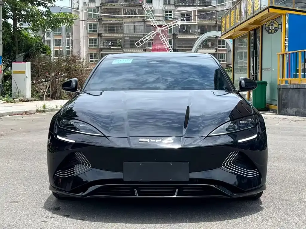 BYD Seal — фото 8