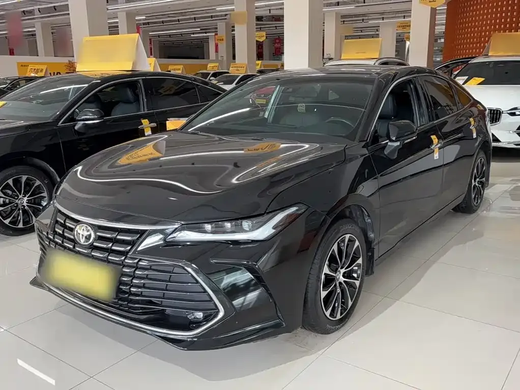 Toyota Avalon — фото 1