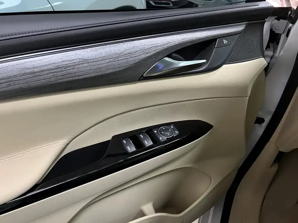 Buick GL8 Hybrid — фото 5