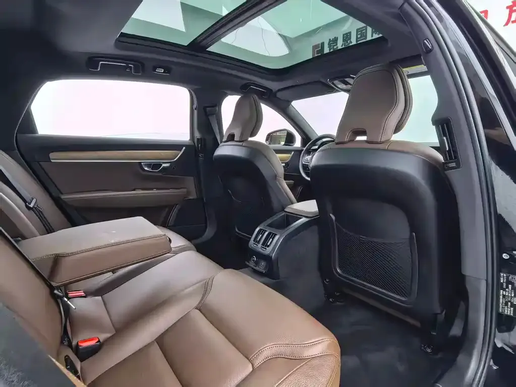Volvo S90 — фото 10