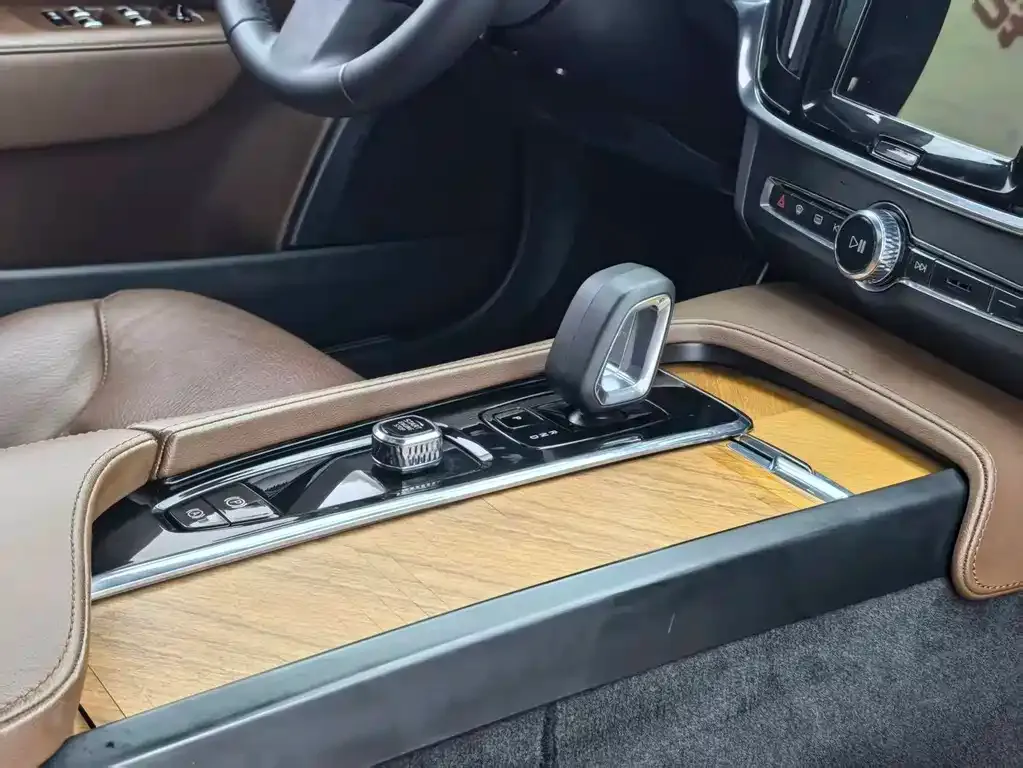 Volvo S90 — фото 6