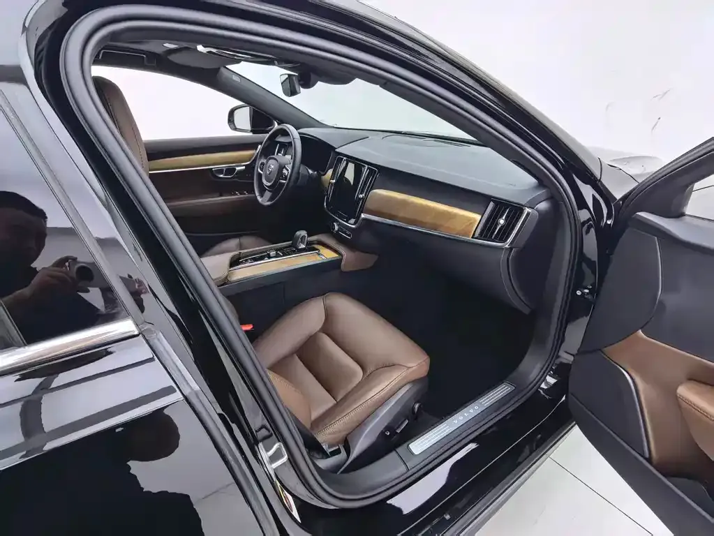 Volvo S90 — фото 4