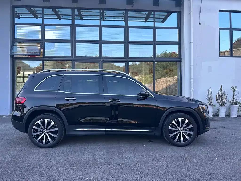 Mercedes-Benz GLB — фото 6