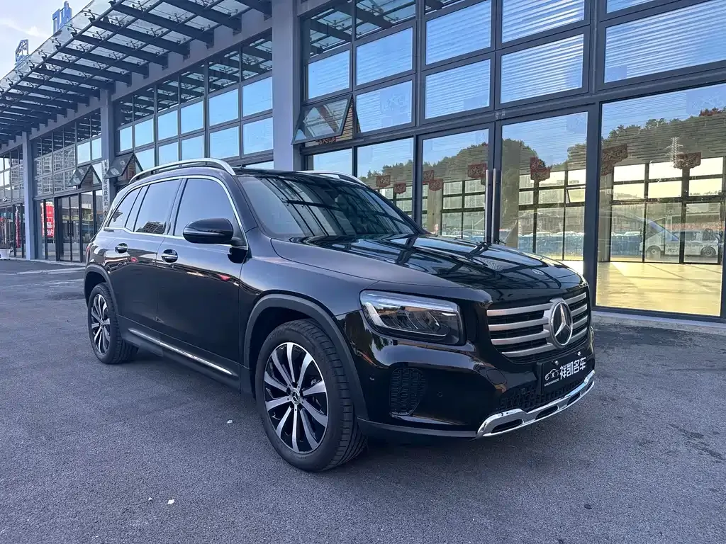 Mercedes-Benz GLB — фото 10