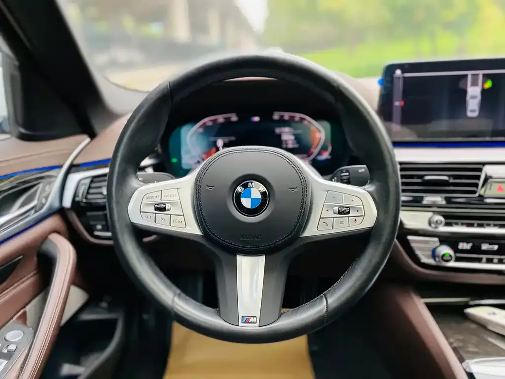 BMW 5 Series — фото 2