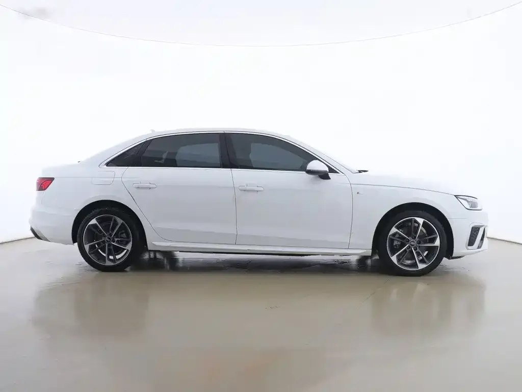 Audi A4L — фото 10