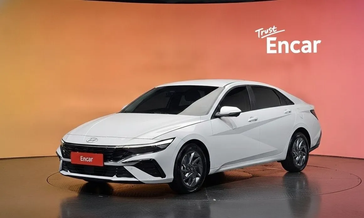 Hyundai AVANTE — фото 1