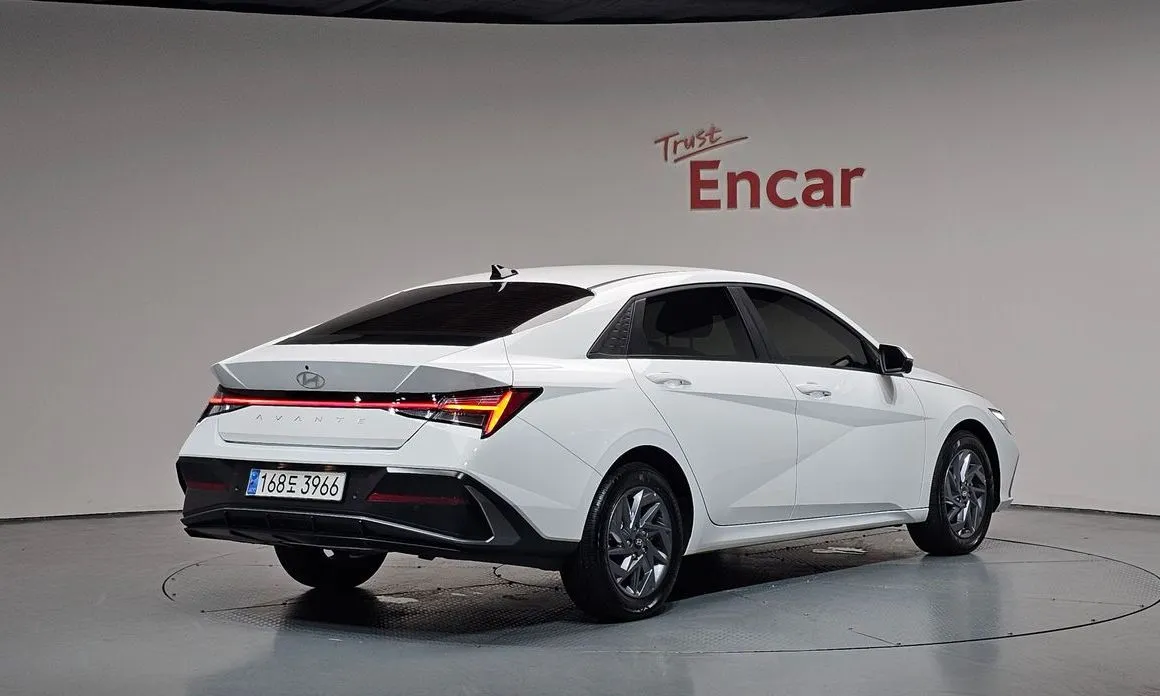 Hyundai AVANTE — фото 3